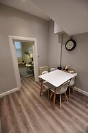 First - Slateford House Apartment