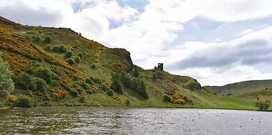 First - Slateford House Apartment