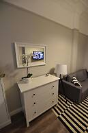 First - Slateford House Apartment