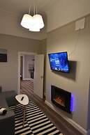 First - Slateford House Apartment