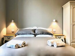 Audrey's Roman Holidays Suites&Rooms