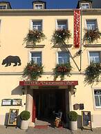 Schwarzer Bär