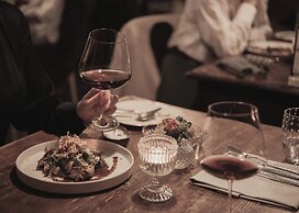 1477 Reichhalter Eat & Sleep