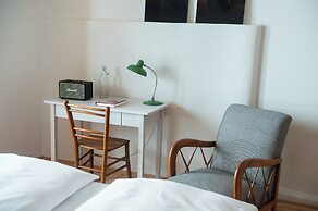 1477 Reichhalter Eat & Sleep