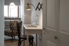 1477 Reichhalter Eat & Sleep