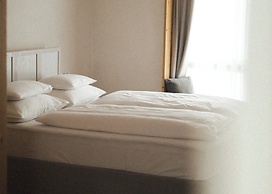 1477 Reichhalter Eat & Sleep