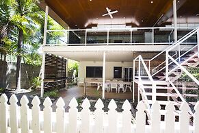 Picnic Bay Apartments Unit 1