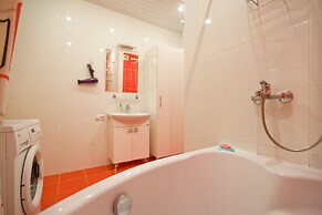 Hello Apartment on Kolomyazhskiy 26