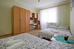 Hello Apartment on Kolomyazhskiy 26