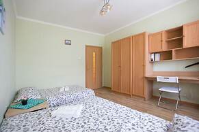 Hello Apartment on Kolomyazhskiy 26