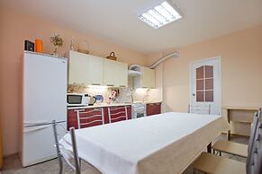 Hello Apartments on Komendantskiy 17