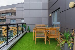 Bright 2 Bedroom Flat in Lambeth With Balcony