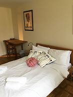 Bright, Spacious 2 Bedroom Apartment in Stockbridge