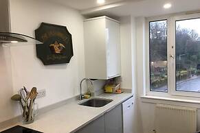 Bright, Spacious 2 Bedroom Apartment in Stockbridge