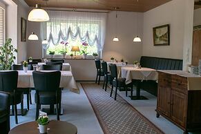Haus am Wasserfall
