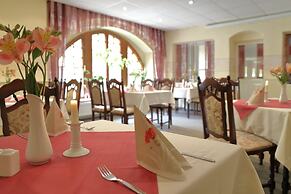 Pension Gasthof und Hotel Roter Hirsch