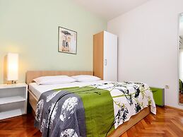 Apartments Denise Podgora