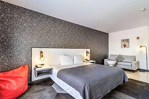 Hy-Lo Hotel, Ascend Hotel Collection