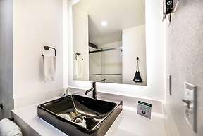 Hy-Lo Hotel, an Ascend Collection Hotel
