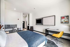 Hy-Lo Hotel, Ascend Hotel Collection