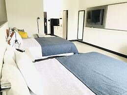 Hy-Lo Hotel, Ascend Hotel Collection