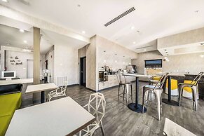 Hy-Lo Hotel, Ascend Hotel Collection