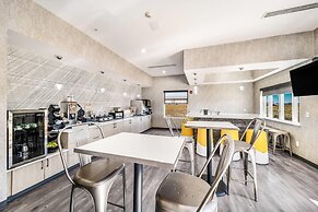 Hy-Lo Hotel, an Ascend Collection Hotel