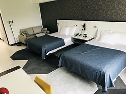 Hy-Lo Hotel, Ascend Hotel Collection