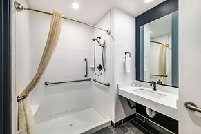 Hy-Lo Hotel, Ascend Hotel Collection