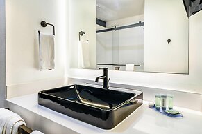 Hy-Lo Hotel, an Ascend Collection Hotel