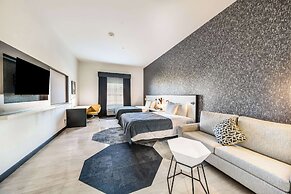 Hy-Lo Hotel, Ascend Hotel Collection