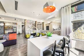 Hy-Lo Hotel, Ascend Hotel Collection