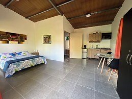 Uvita Oasis Retreat with Villa Cabins and Apartment