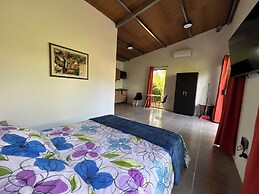 Uvita Oasis Retreat with Villa Cabins and Apartment