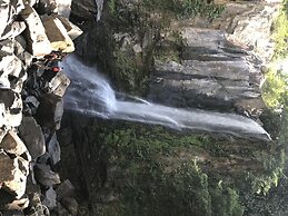 Uvita Oasis Retreat with Villa Cabins and Apartment