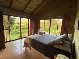 Uvita Oasis Retreat with Villa Cabins and Apartment