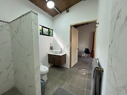 Uvita Oasis Retreat with Villa Cabins and Apartment