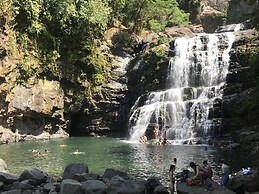 Uvita Oasis Retreat with Villa Cabins and Apartment