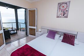 O Meu Sorriso Calheta Holiday Apartments