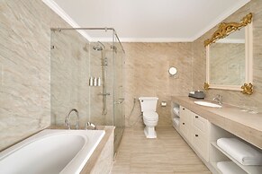 Nha Trang Marriott Resort & Spa, Hon Tre Island