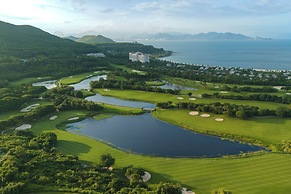 Nha Trang Marriott Resort & Spa, Hon Tre Island