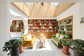 GuBei Water Town Revolution Hotel