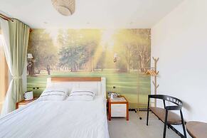 GuBei Water Town Revolution Hotel