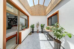 GuBei Water Town Revolution Hotel