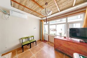 GuBei Water Town Revolution Hotel