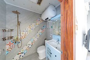 GuBei Water Town Revolution Hotel