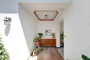 GuBei Water Town Revolution Hotel