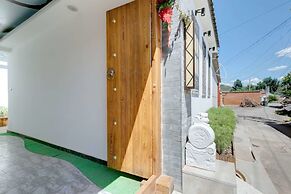 GuBei Water Town Revolution Hotel