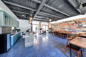 GuBei Water Town Revolution Hotel