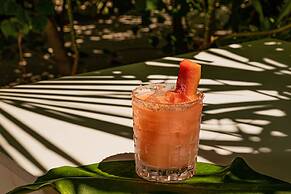 The Standard, Huruvalhi Maldives